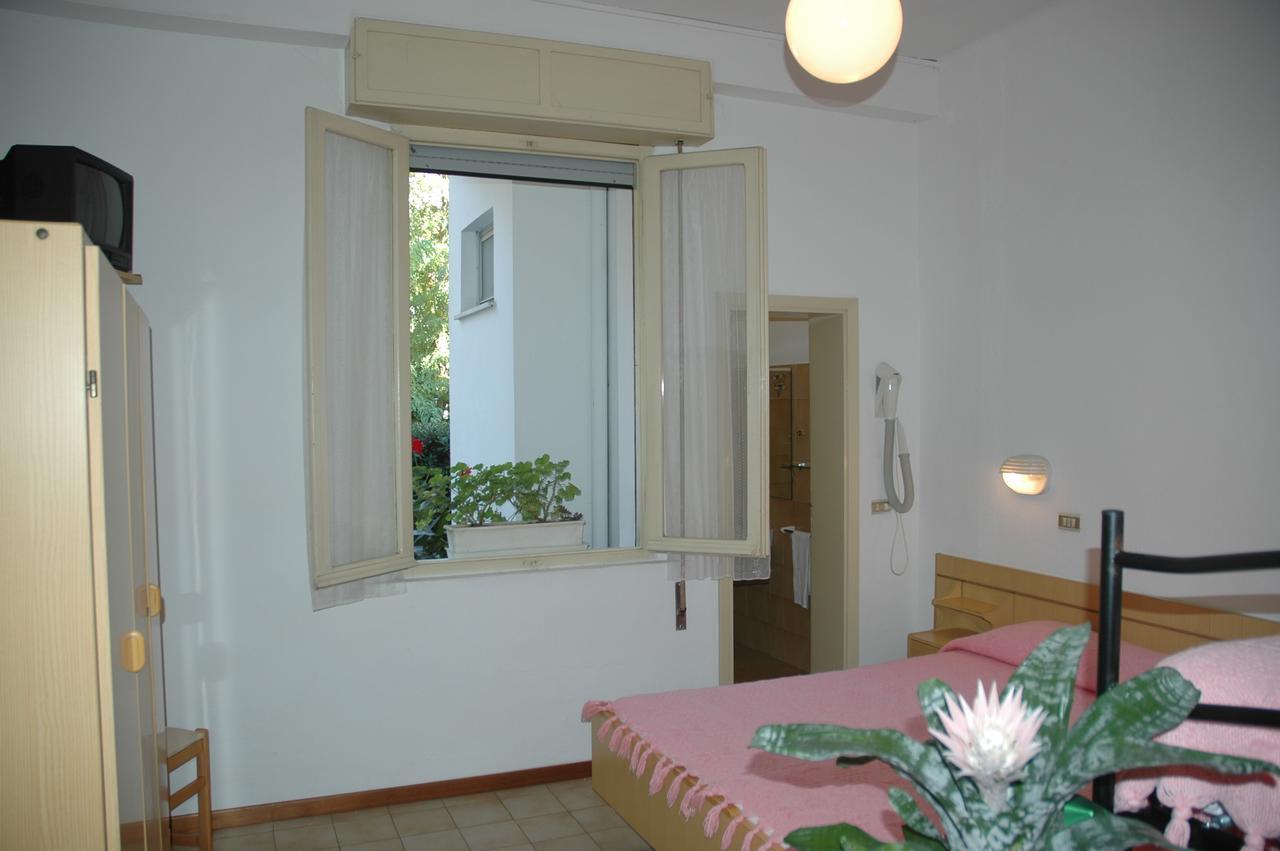 Hotel Pensione Ornella Cesenatico Extérieur photo